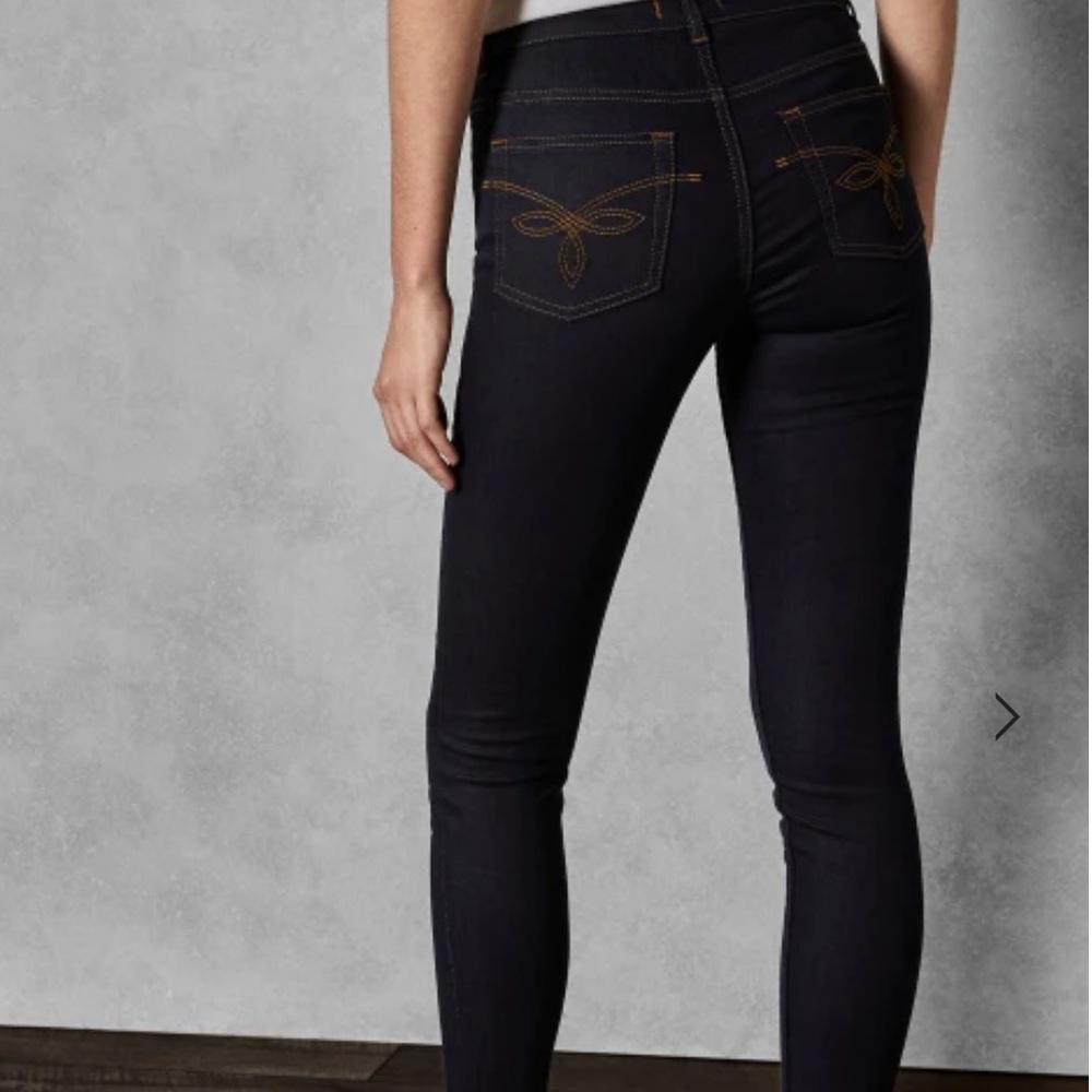 TED BAKER LONDON Size 30 REBACCO dark wash jeans